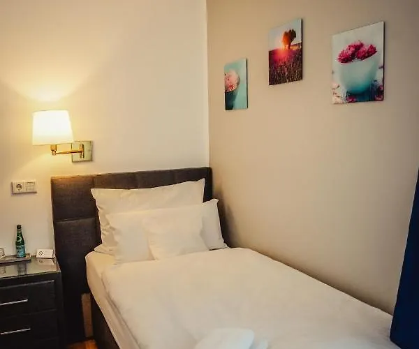 奥斯塔切火酒店及餐厅 酒店 梅尔布施