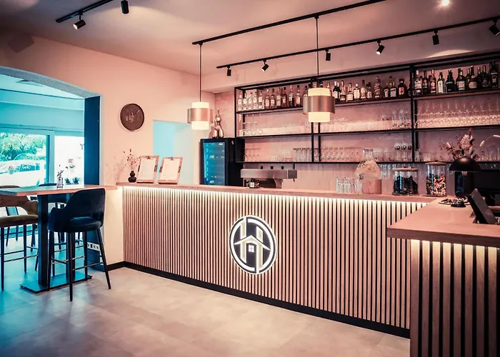 酒店 奥斯塔切火酒店及餐厅 3*