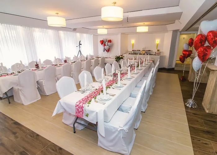 酒店 奥斯塔切火酒店及餐厅 3*